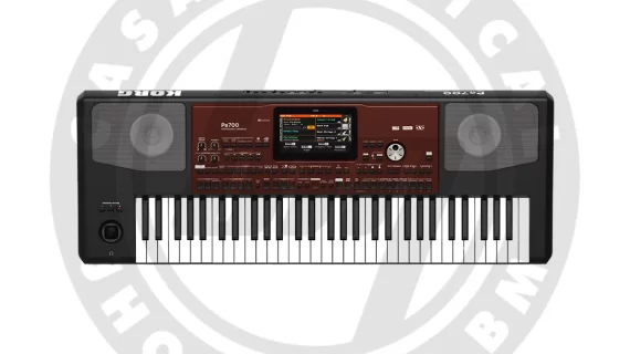 PIANO KORG PA700